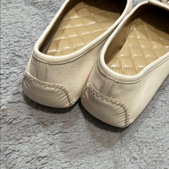 New Michael Kors Cream Ballet Flats - Picture 8 of 12